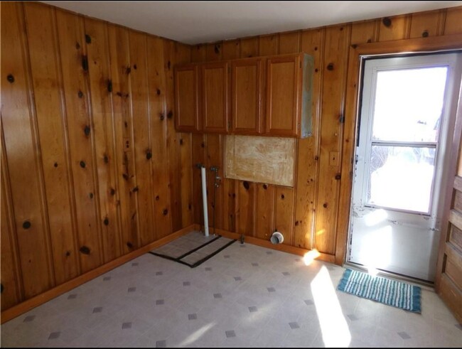 Building Photo - Beautiful 2 bed/1 bath bungalow for rent