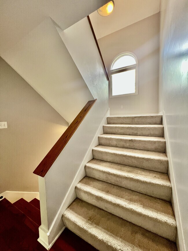 Building Photo - 171 Windwood Dr