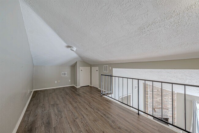 Building Photo - 5105 Beaver Hollow Dr