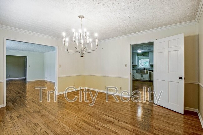Building Photo - 630 Hawthorne Pl