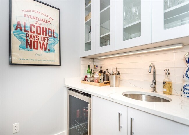 Building Photo - 29 Cherry St