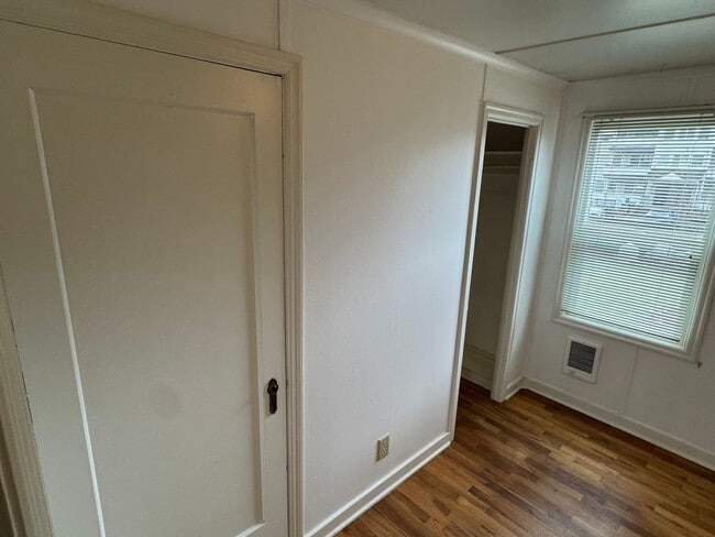 Building Photo - 1 Bedroom Duplex in Downtown Eugene
