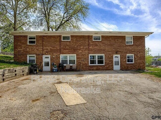 Building Photo - 2205 Lindyview Rd