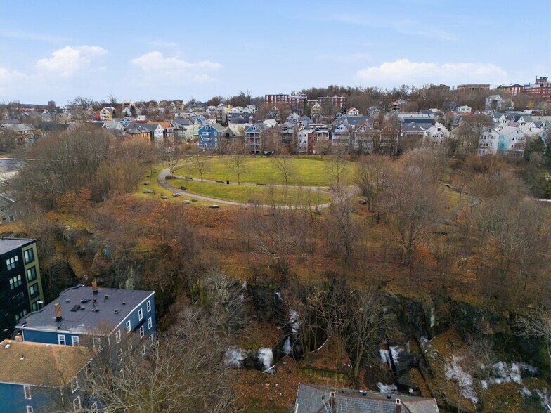 Building Photo - 1609 Tremont St