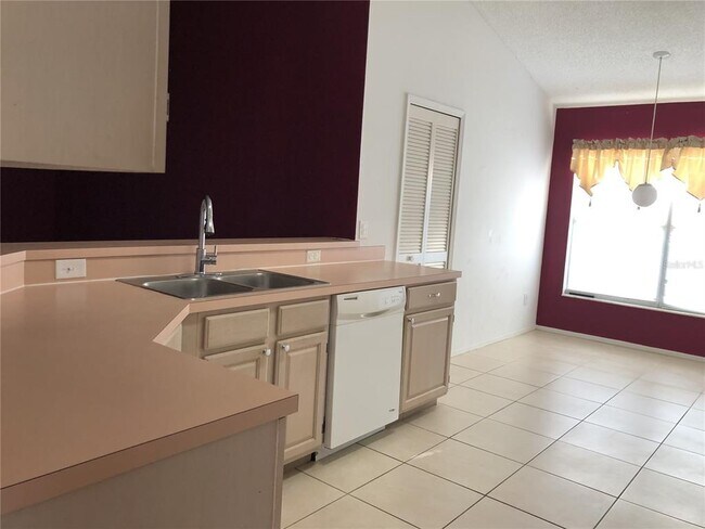Building Photo - 2673 Chatham Cir