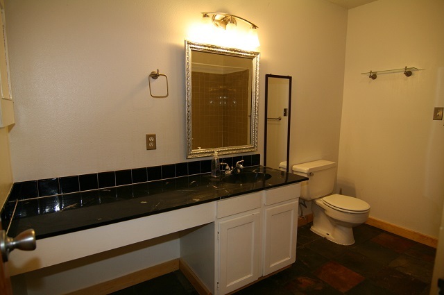 Building Photo - 280 E Highline Cir