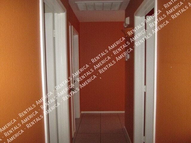 Building Photo - 3210 W Abraham Ln