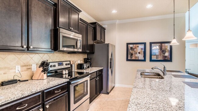 Building Photo - 2112 Rome Dr