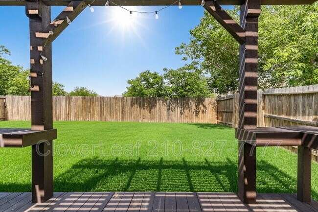 Building Photo - 8003 Oxbow Way