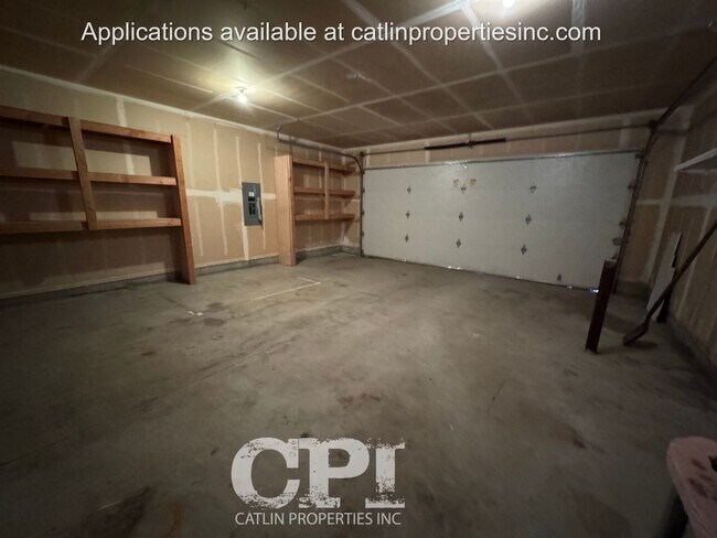 Building Photo - Lexington Area - Holiday Special - 1/2 OFF First Month's Rent!!