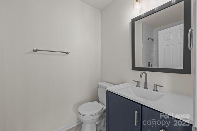 Building Photo - 6203 Rosecroft Dr