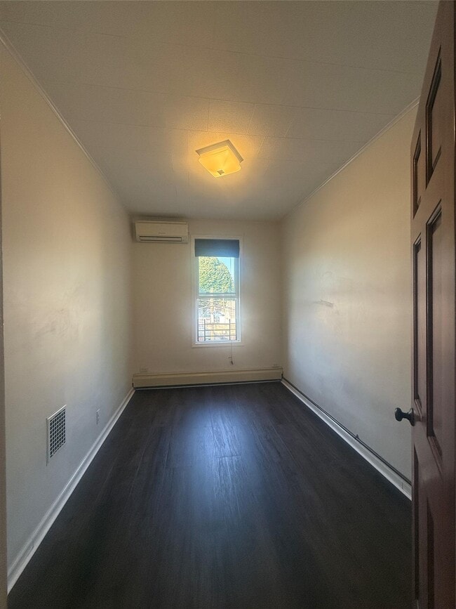 Building Photo - 71-05-71-69 69th Pl