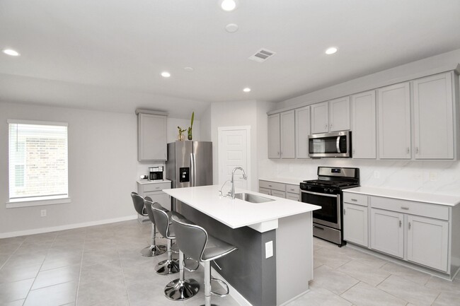 Building Photo - 7431 Teton Creek Trace
