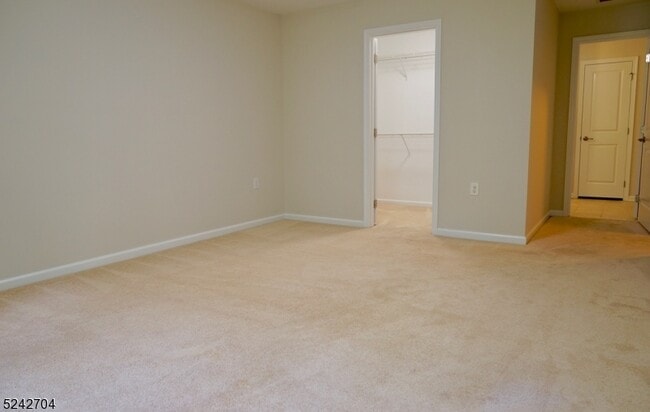 Building Photo - 604 Lopez Ln