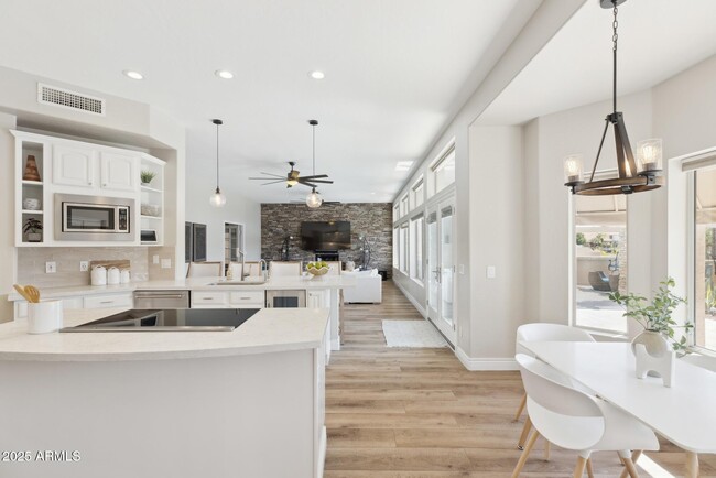 Building Photo - 1321 W Shellfish Dr