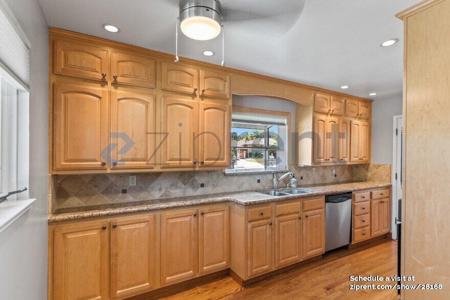 Building Photo - 2010 Helena Way