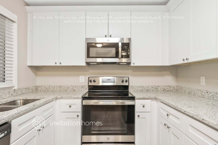 Building Photo - 3382 Saxony Way