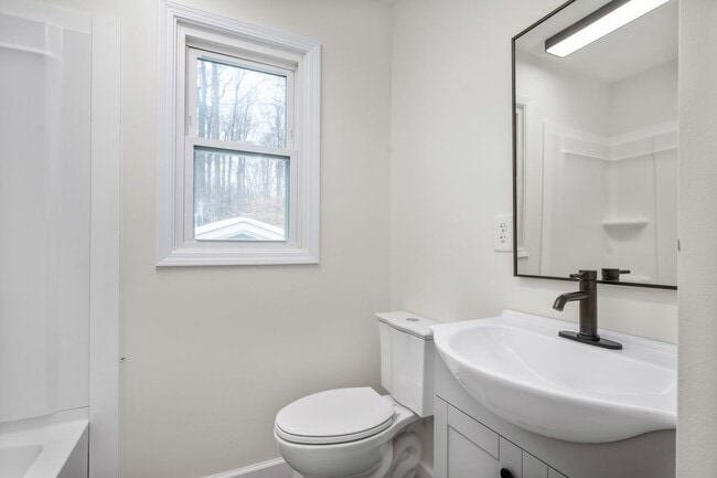 Building Photo - 3764 Glenwood Dr