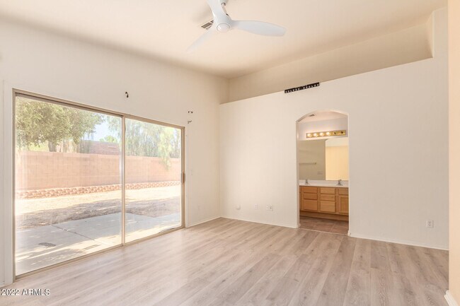 Building Photo - 7304 W Irma Ln