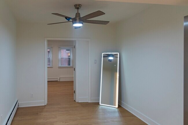 Building Photo - 144 Salem St