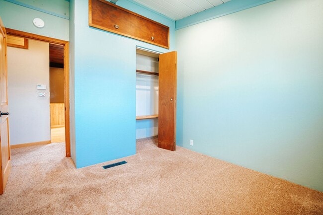 Building Photo - Single Family Home in Mckinleyville!