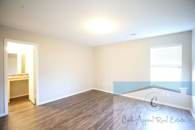 Building Photo - Beautiful 3 bed / 2 bath home with fenced back yard - Nettleton!!