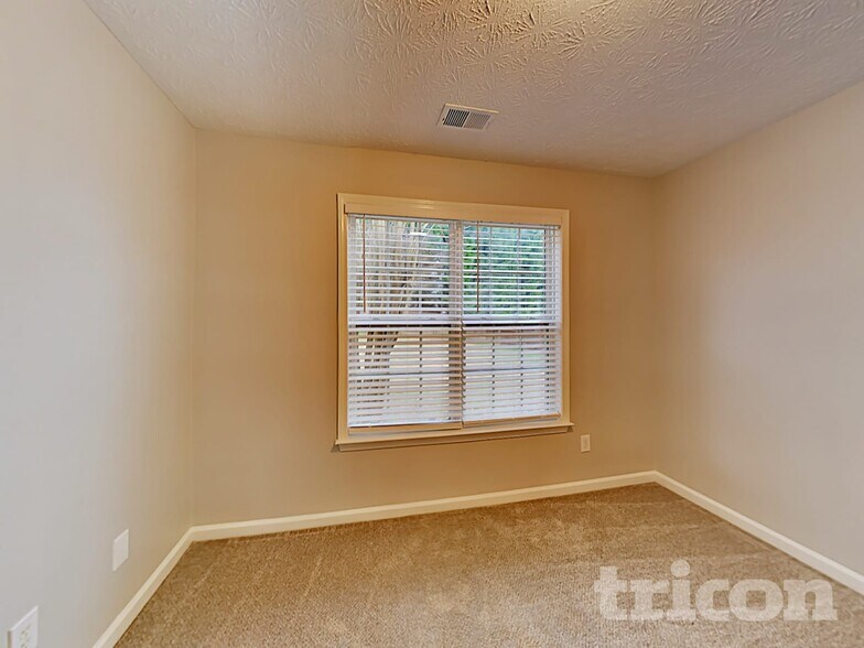 Building Photo - 170 Orchard View