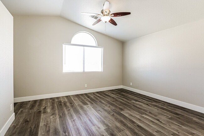 Building Photo - 2110 Big Boulder Dr