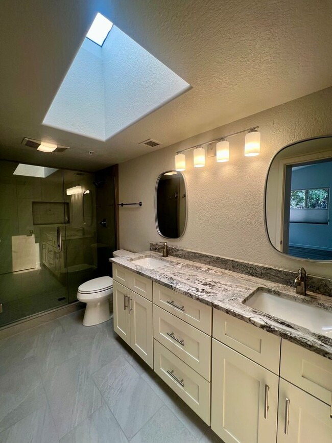 Building Photo - Unfurnished, 1-year long-term rental, Procure Only
