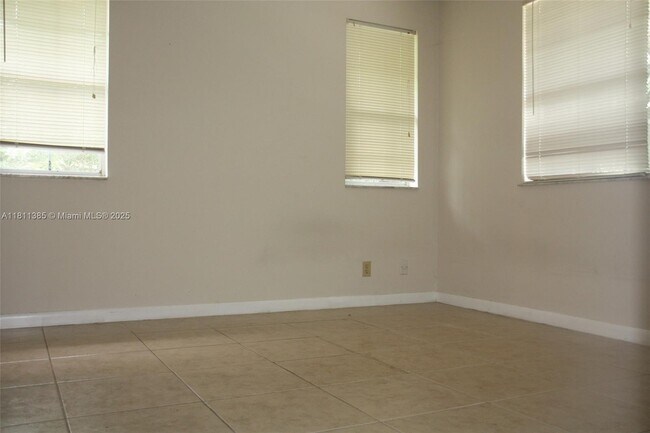 Building Photo - 11462 NW 43rd St