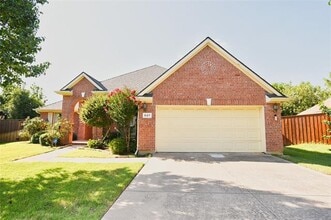Building Photo - 527 Buckingham Ct