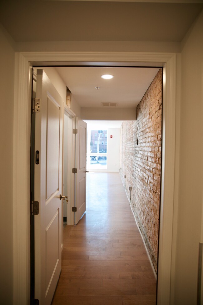 Building Photo - 439 N Salina St