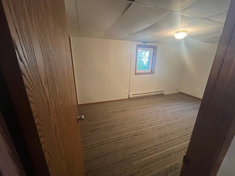 Building Photo - 710 3rd Ave NE