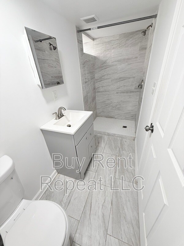 Building Photo - 630 Jewell St