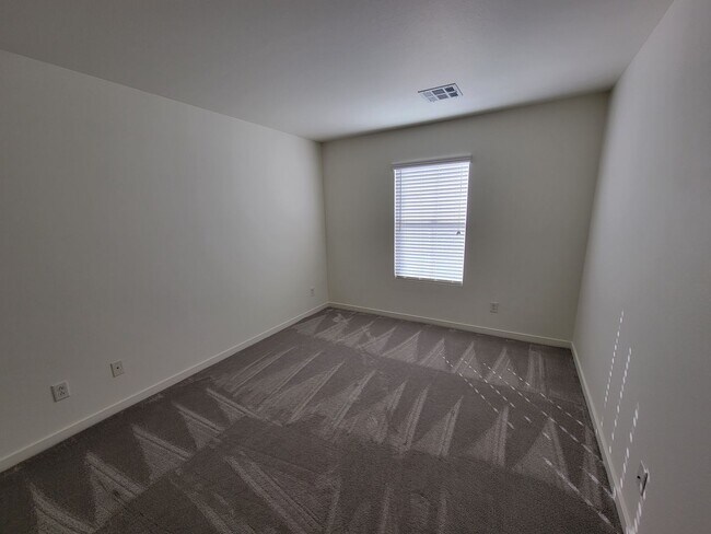 Building Photo - Stunning 3 Bedroom Rental - In Nevada Trails