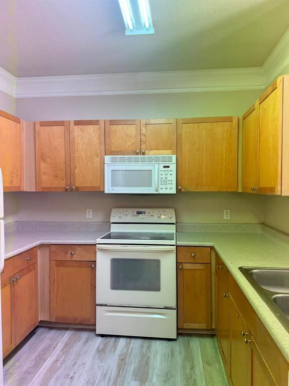 Building Photo - 8848 Villa View Cir