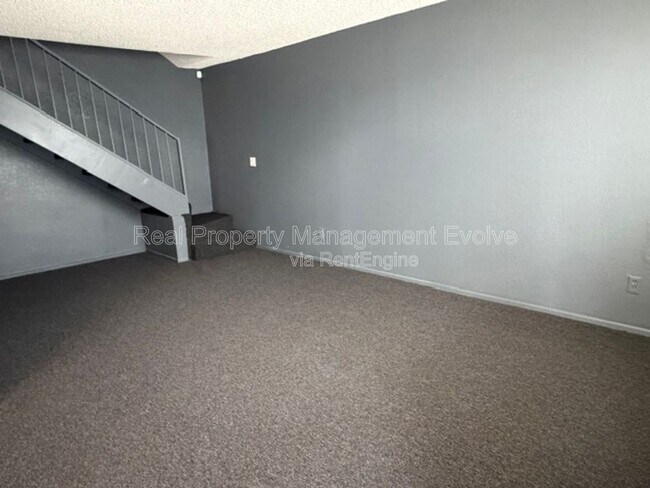 Building Photo - 2689 W Ocotillo Rd