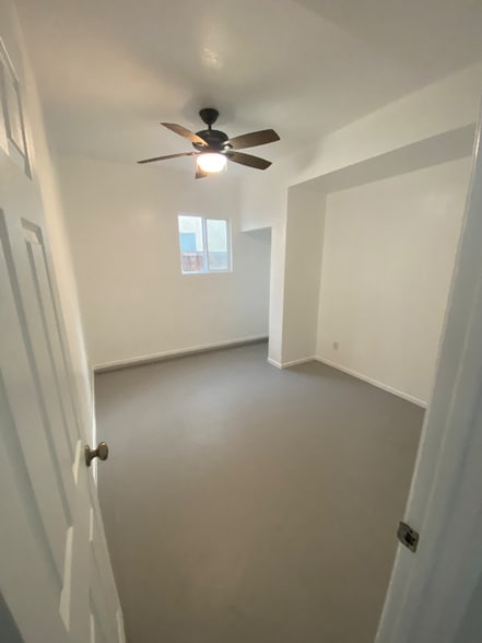 Building Photo - 15221 Hallmark Ln