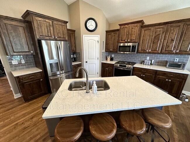Building Photo - 2807 NE Sonora Valley Dr