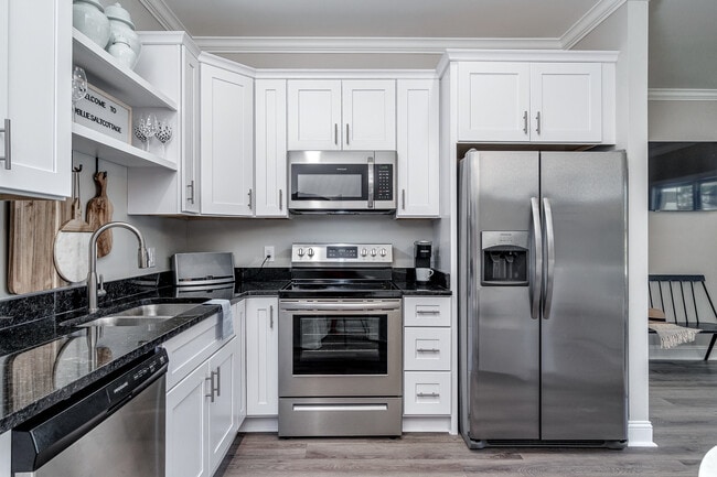 Building Photo - 103 S 13th St