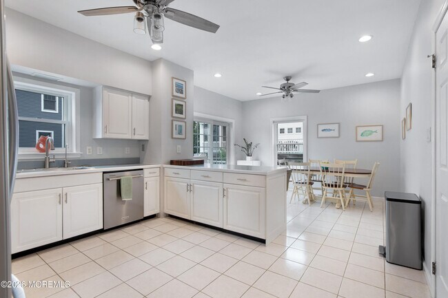 Building Photo - 393 E Virginia Ave