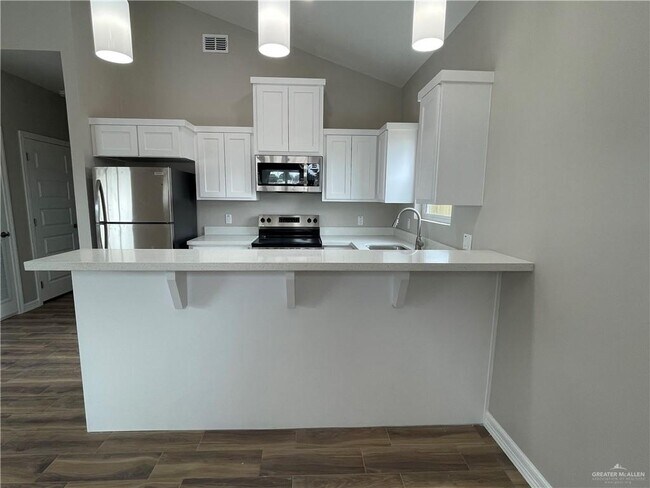 Building Photo - 31 Sparrow Rd