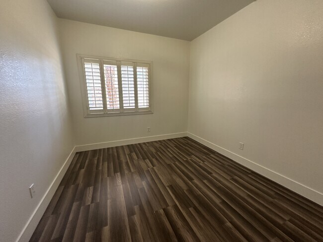Building Photo - 8317 San Ramon Dr