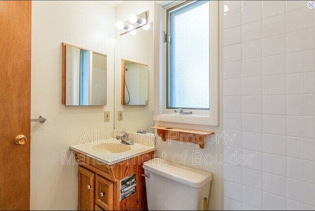 Building Photo - 2360 Balsam Dr