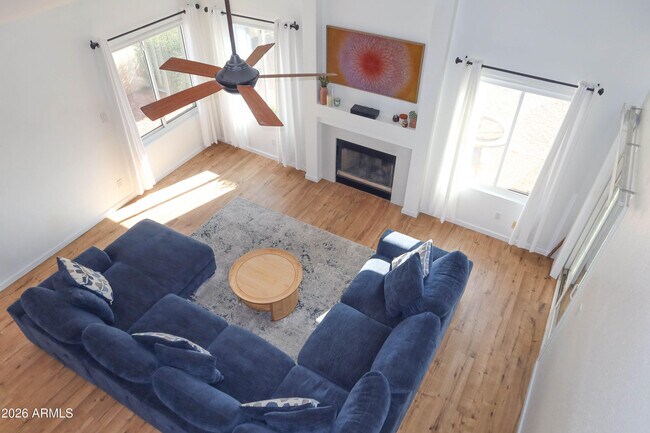 Building Photo - 3113 E Topeka Dr