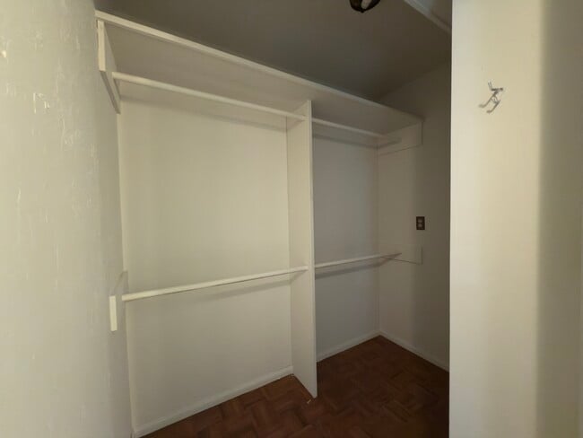 Building Photo - 31551 Wagon Wheel Dr