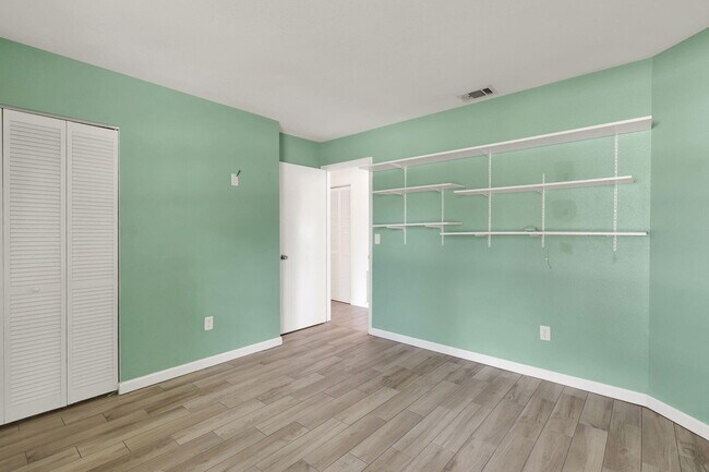 Building Photo - 1612 SE Cascella Ct