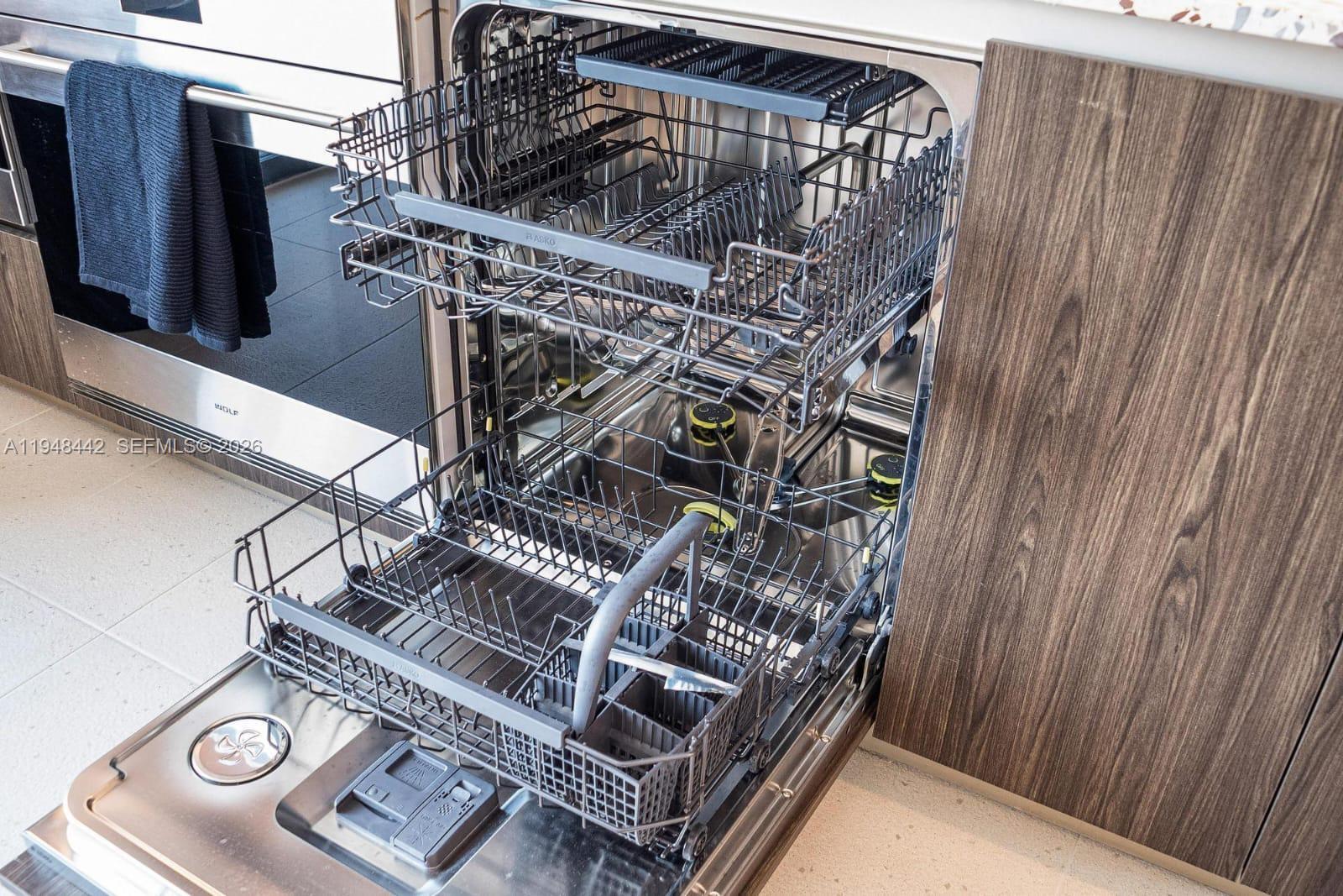 Building Photo - 159 NE 6th St