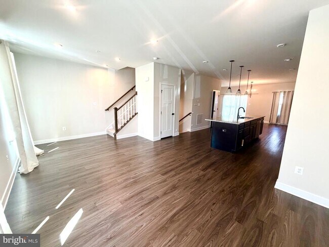 Building Photo - 6029 Goshawk St