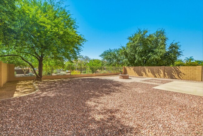 Building Photo - 5111 W El Cortez Trail